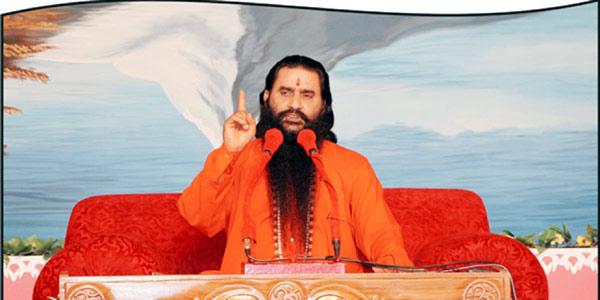 चिन्तन प्रदान करते हुए सद्गुरुदेव परमहंस योगीराज श्री शक्तिपुत्र जी महाराज